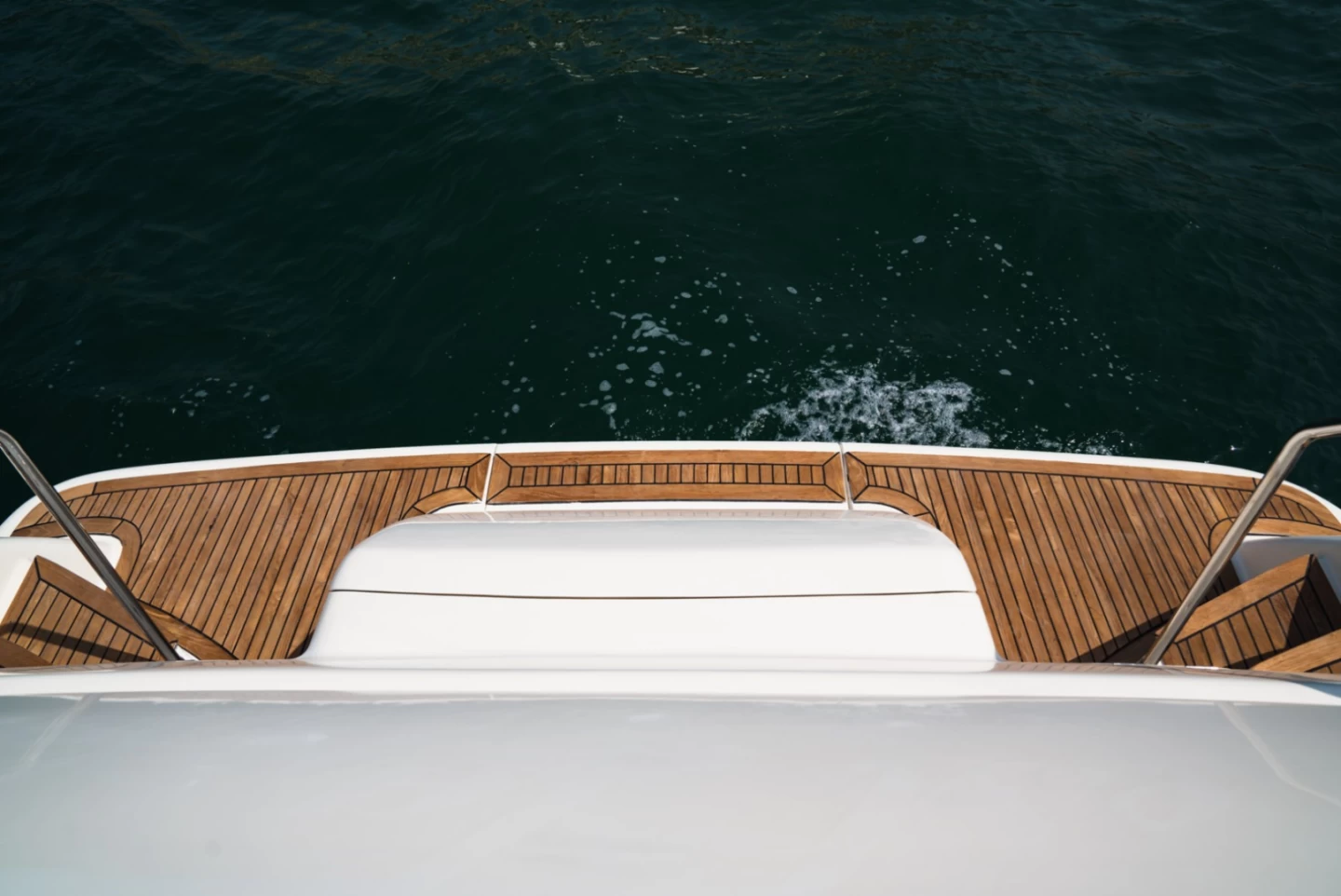 80ft Luxury Yacht View